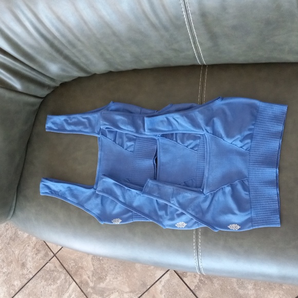 🔥 NWOT!! 🔥  FREE PEOPLE SPORTS BRA SIZE LARGE - Picture 2 of 4